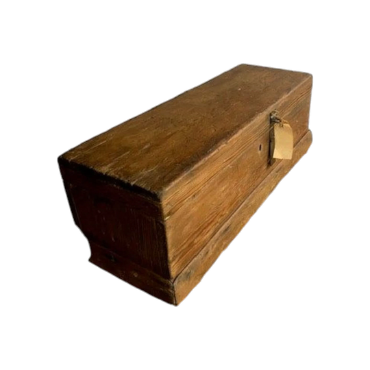 19th Century Cedar Carpenter’s Chest with Five English Beech Moulding Planes and Two Small Block Planes