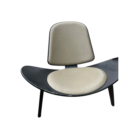 Carl Hansen & Son CH07 Shell Lounge Chair — Hans J. Wegner, 1963 Design (Restoration Project)