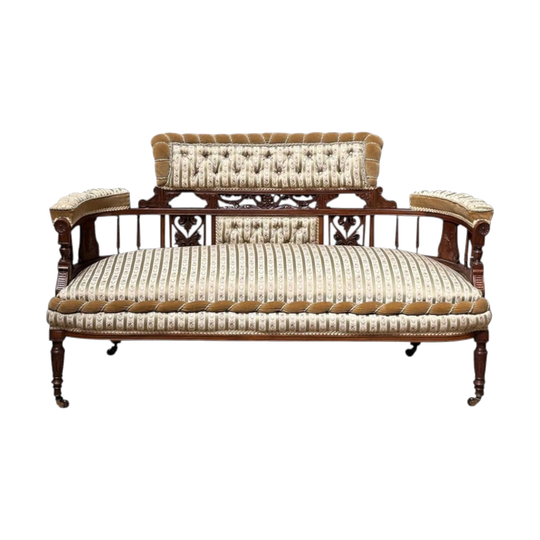 Edwardian English Walnut Settee, c.1900, Deep Diamond-Buttoned Back