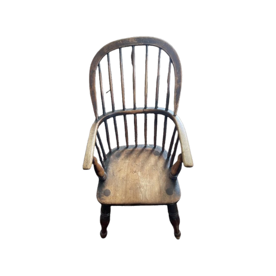 An early 19th century country Elm child's chair.