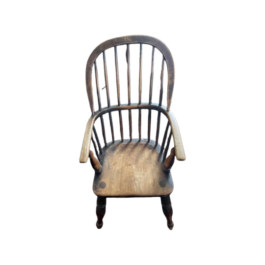 An early 19th century country Elm child's chair.