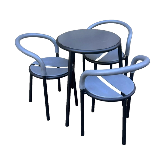 Fritz Hansen Pelikan 4 piece outdoor dining Suite