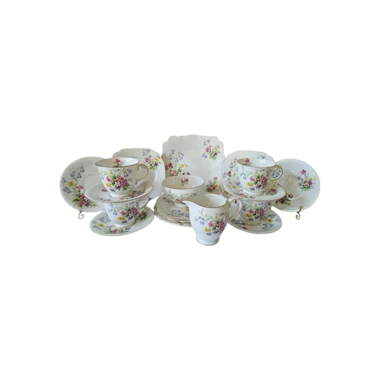 Bell China (Shore & Coggins) ‘Old Country Spray’ Fine Bone China 15-Piece Tea Set with Four Spare Saucers, 1960s