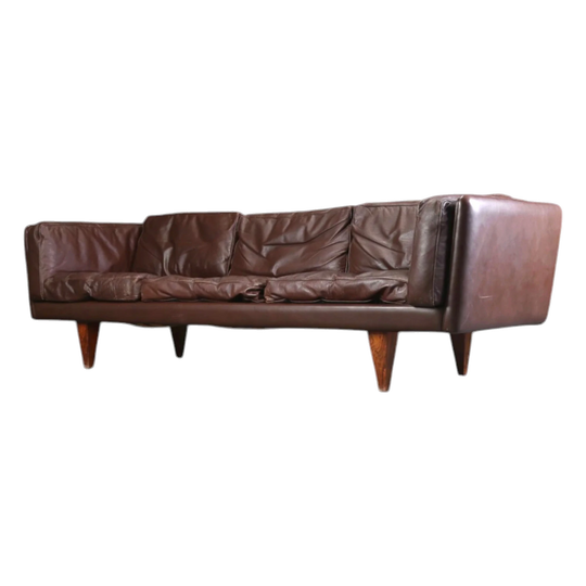 Illum Wikkelsø. Three-seater sofa, Model V11