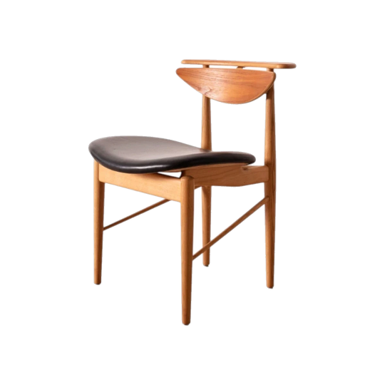 Reading Chair | Finn Juhl