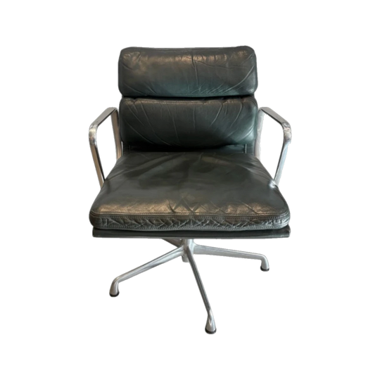 Eames Soft Pad Management Chair, Low-Back, Green Leather, Polished Aluminium - Herman Miller / Vitra, 1995