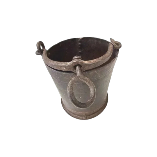 ANTIQUE  INDIAN IRON POT / 1