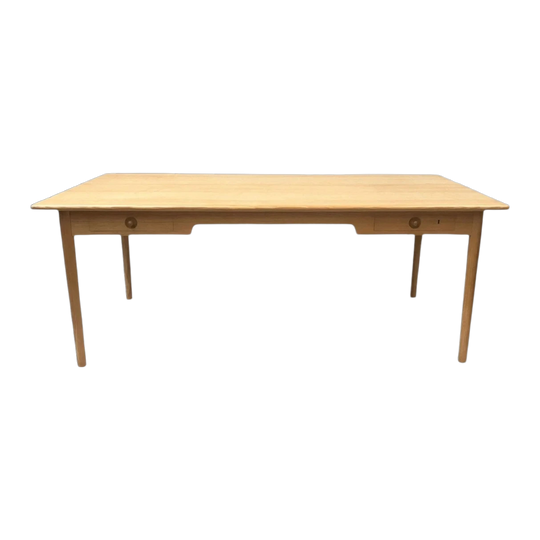 Hans Wegner desk