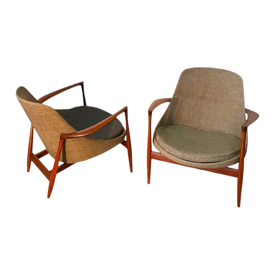 Pair of ‘Elizabeth’ Chairs by Ib Kofod-Larsen for Christensen & Larsen, Denmark, late 1950s to early 1960s – Teak, Original Upholstery
