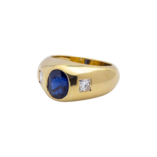 Sapphire & Diamond Gypsy Style Ring in 18kt Yellow Gold