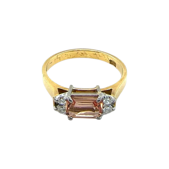 18ct yellow gold and topaz ring with 4 diamonds