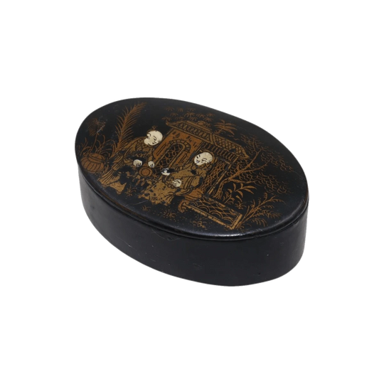 Chinoiserie decorated papier mache snuff box