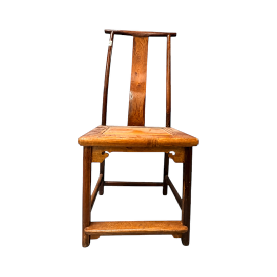 1660: Antique Chinese Yokeback Armchair (Guanmaoyi)
