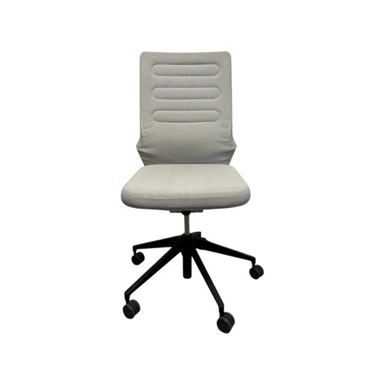 Vitra AC 4 Office Chair by Antonio Citterio – Light Grey