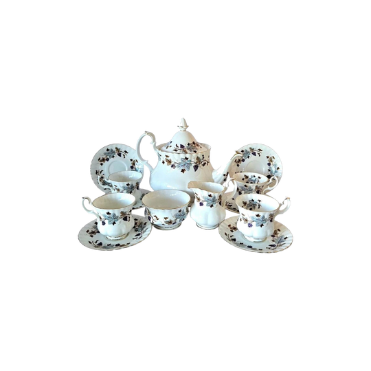 Royal Albert Bone China LORRAINE Grape Leaf 14 pcs Tea set