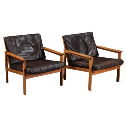 Illum Wikkelsø. Pair of oak armchairs, model Capella