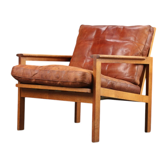 Illum Wikkelsøe. Capella armchair, solid oak frame