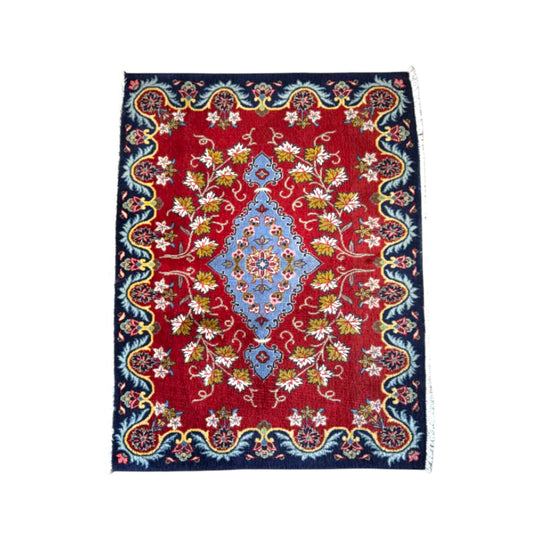 Small Handknotted Persian Rug (79x99cm)