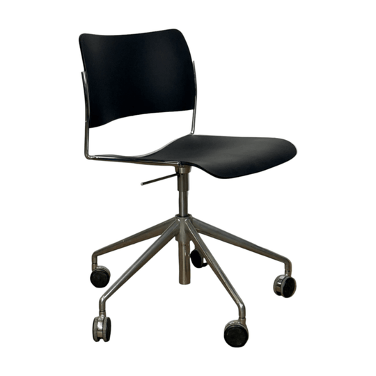 40/4 Swivel Chair by David Howe