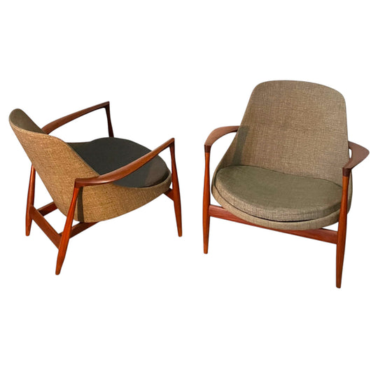 Pair of ‘Elizabeth’ Chairs by Ib Kofod-Larsen for Christensen & Larsen, Denmark, late 1950s to early 1960s – Teak, Original Upholstery