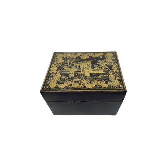 Lacquered Chinoiserie box