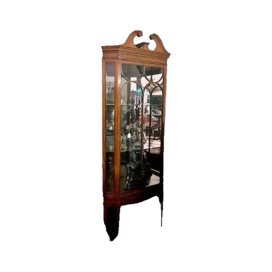 Pair of English Late Victorian/Edwardian Sheraton Revival Corner Display Cabinets in Satinwood and Mahogany, c.1900