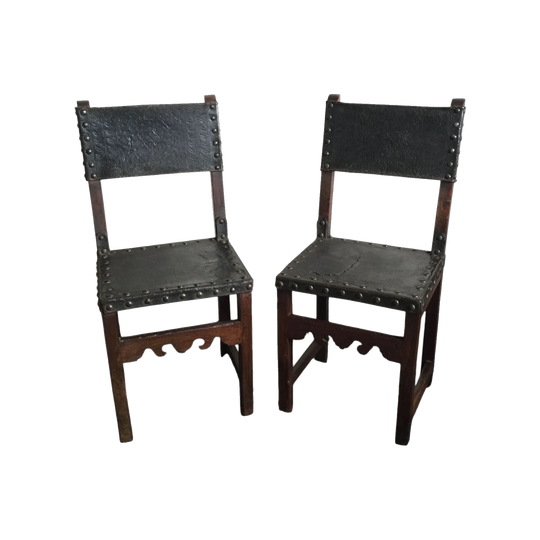 Pair of Spanish elm chairs, mid 17th century