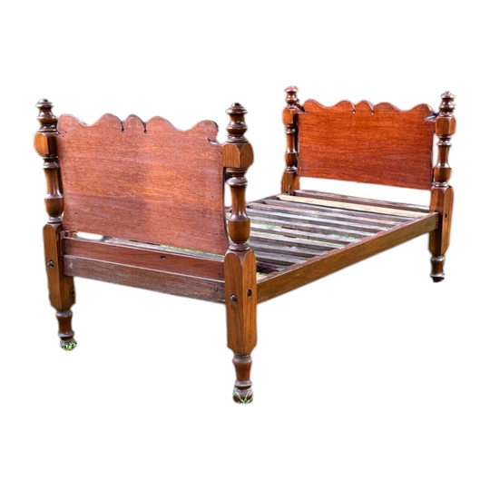 Australian cedar single bed, Tasmanian c. 1845