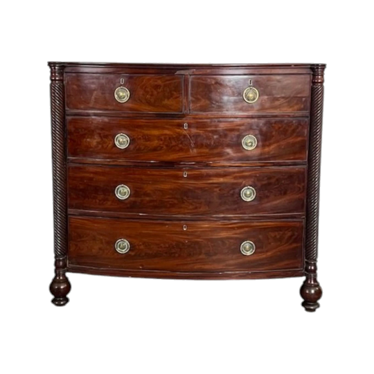 Antique English George IV Bow-Front Chest of Drawers in Central American Mahogany, 1820–1830