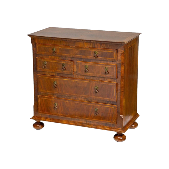 William and Mary Walnut-Veneered Bachelor's Chest of Drawers, c. 1690