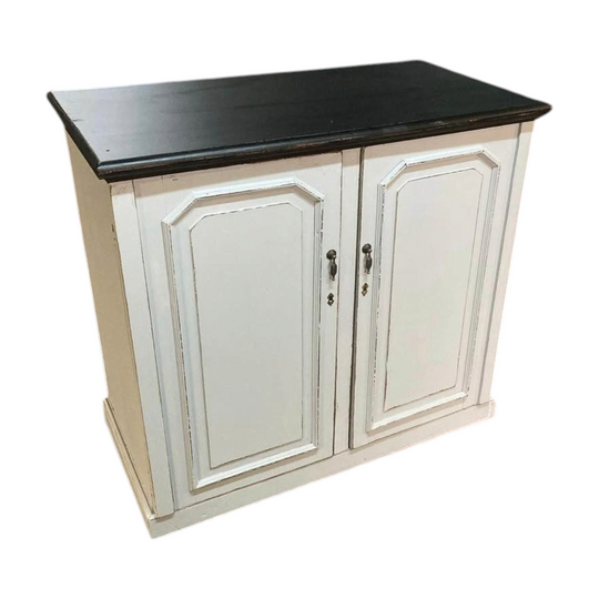 Nice Rustik Maple Cabinet