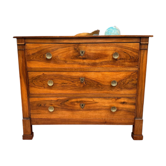 Beautifully Grained Walnut Mid 19th Century Chest Of Drawers
