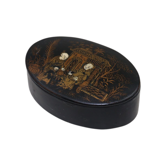 Chinoiserie decorated papier mache snuff box