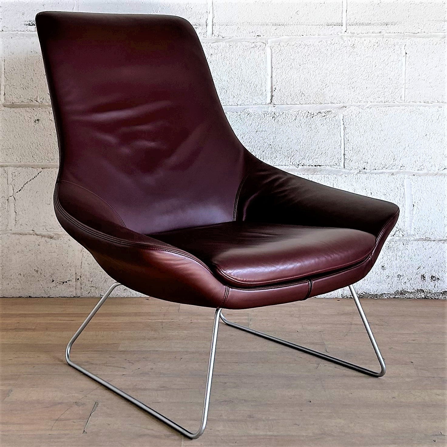 Shop Walter Knoll Foster 520 Armchair by Foster | Bazaa