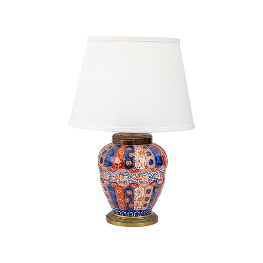 A stylish Imari table lamp with gilt metal mounts, Japanese 19th Century