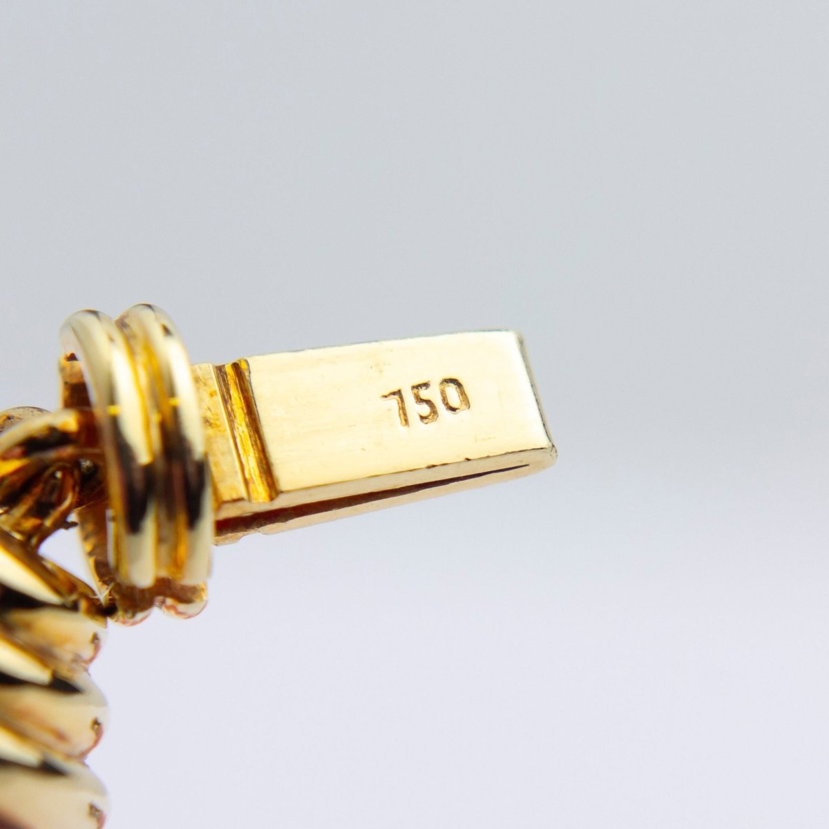 Angel - skin Coral Strand With Onyx & 18kt Gold Clasp | Bazaa | Designer, Vintage and Antique Furniture