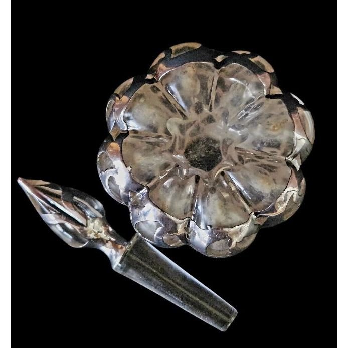 Antique Art Nouveau Hand-Blown 8‑Lobed Glass Perfume Bottle with Sterling Silver Overlay, Alvin Corporation, c.1895 | Bazaa | Designer, Vintage and Antique Furniture