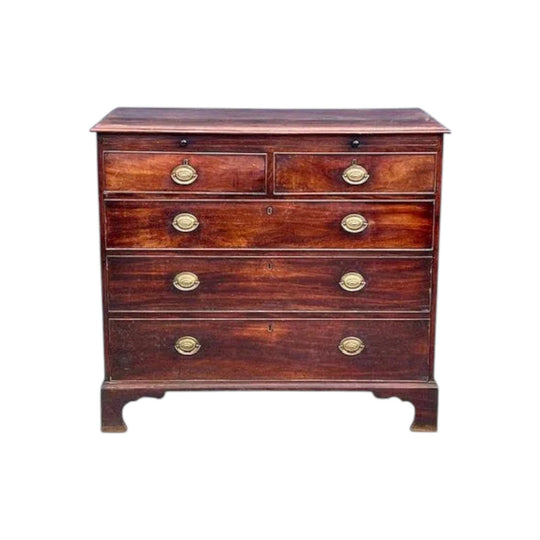 Antique English Georgian Mahogany Chest of Drawers.