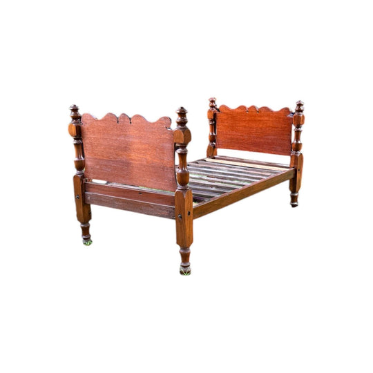 Australian cedar single bed, Tasmanian c. 1845