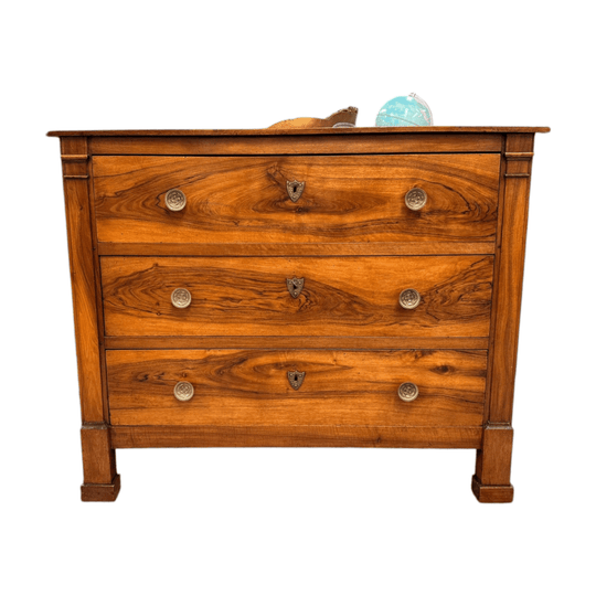 Beautifully Grained Walnut Mid 19th Century Chest Of Drawers