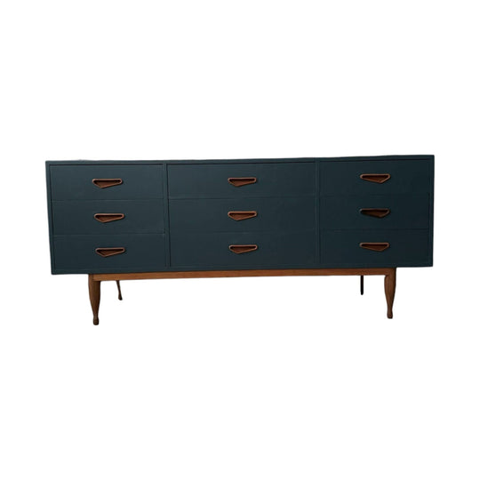 ‘Berryman Furniture’ 9 drawer dresser