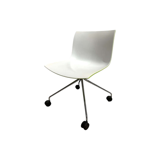 Catifa Desk Chair 4-star Base on Castors, Arper