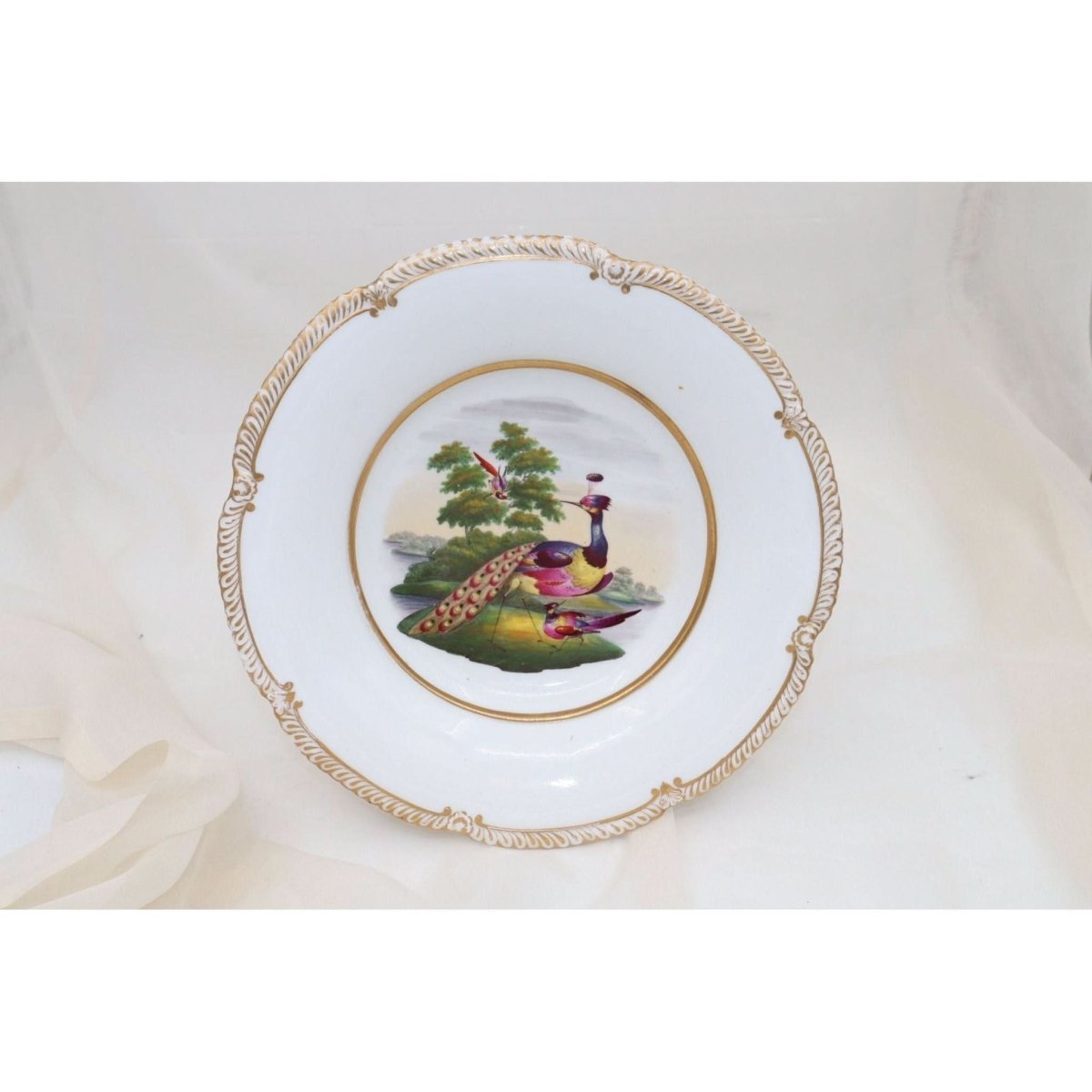 Chamberlain Worcester comport decorated with Fancy Birds | Bazaa | Designer, Vintage and Antique Furniture