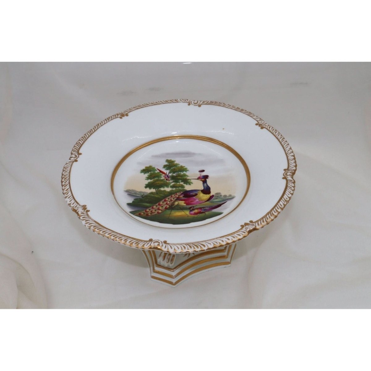 Chamberlain Worcester comport decorated with Fancy Birds | Bazaa | Designer, Vintage and Antique Furniture