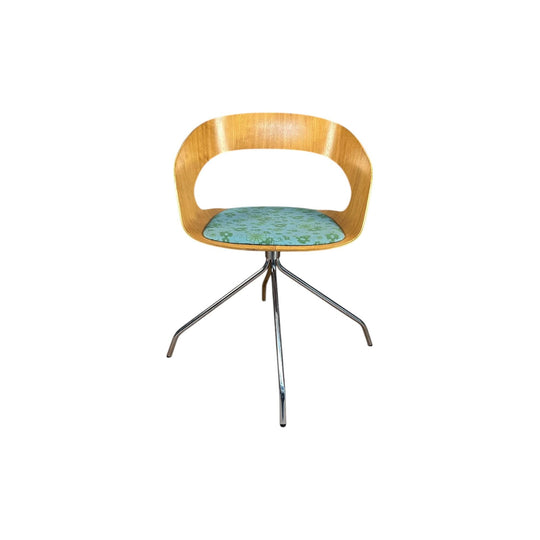 Chat Swivel Chair - Designed by Jakob Wagner