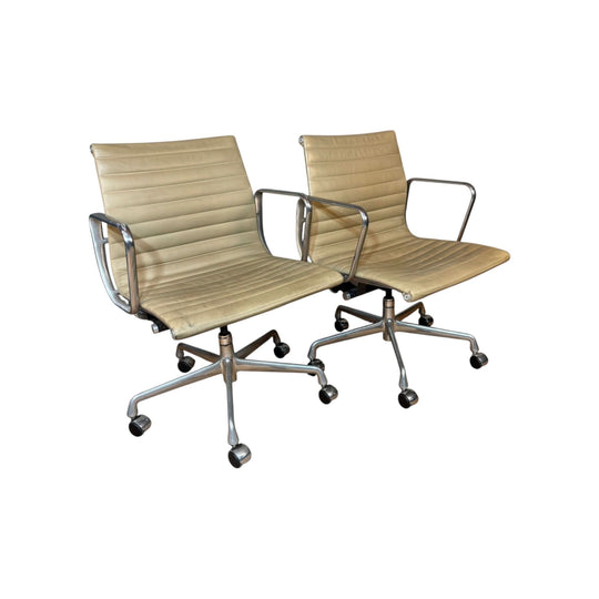 Eames Aluminium Armchair