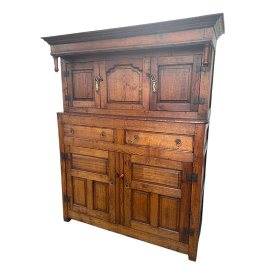 Early 18th-century oak Pantry cupboard