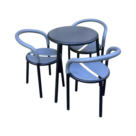 Fritz Hansen Pelikan 4 piece outdoor dining Suite