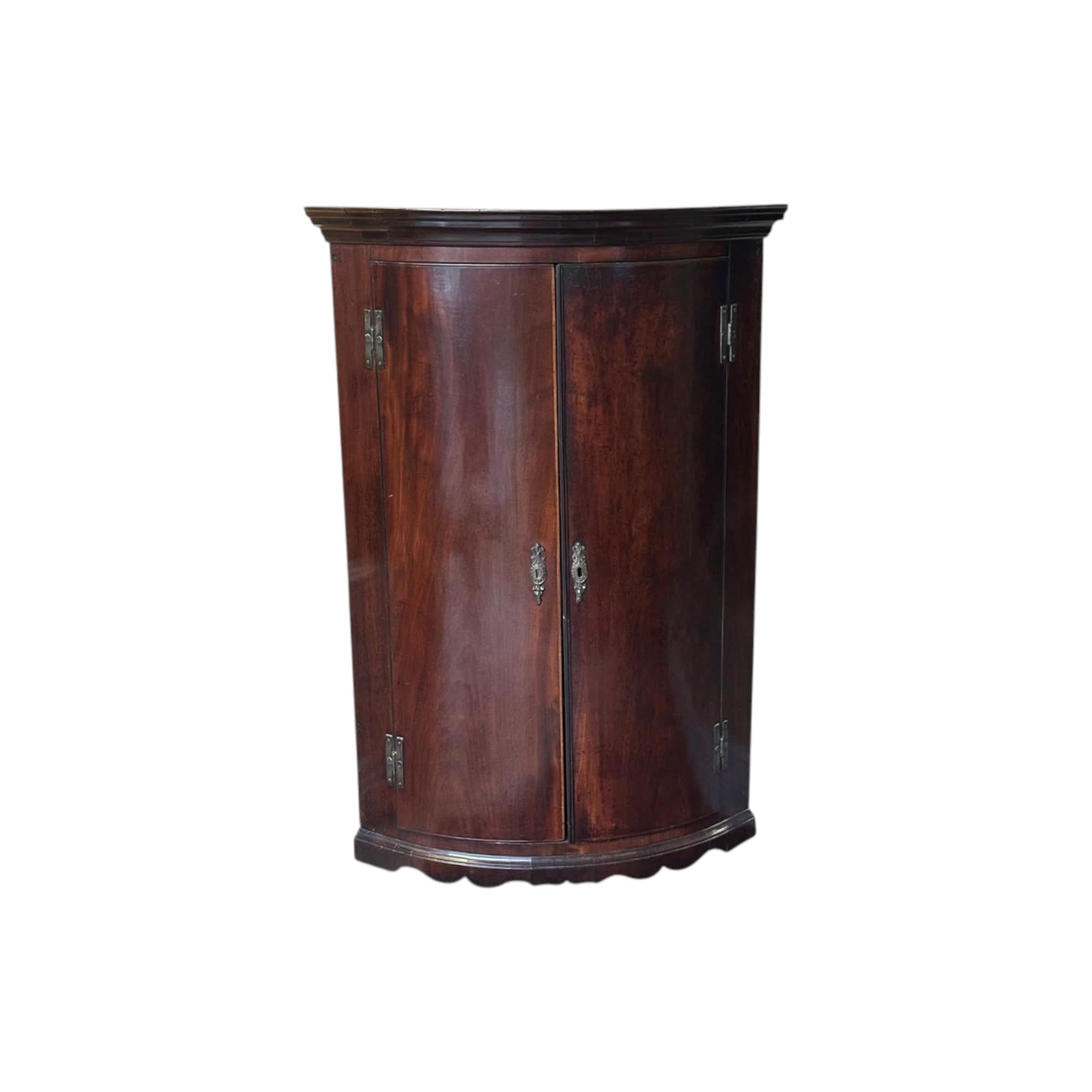 George III mahogany hanging corner cabinet c.1820 | Bazaa | Designer, Vintage and Antique Furniture
