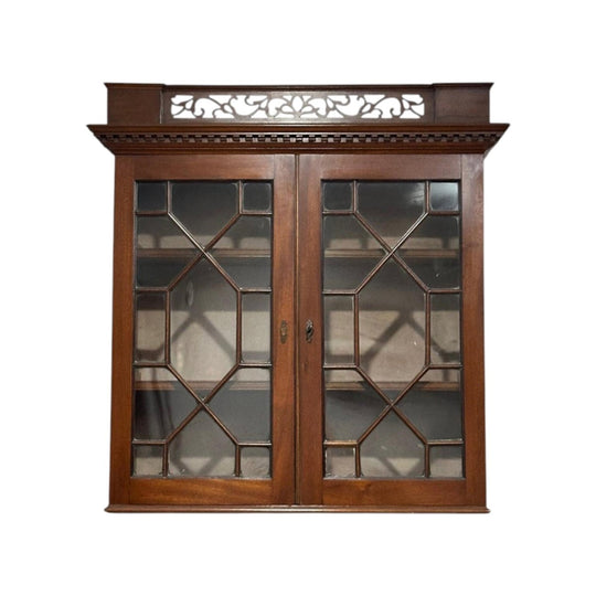 Georgian mahogany two door hanging cabinet c.1820